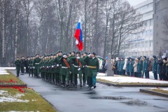 Врио главы Калининского района возложил цветы на Богословском кладбище