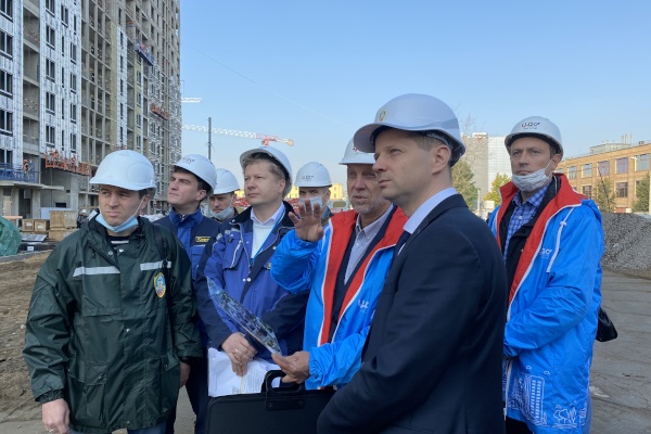 Сегодня начальник Госстройнадзора Санкт‑Петербурга Владимир Болдырев посетил строительную площадку жилого комплекса на Красногвардейском переулке Приморского района