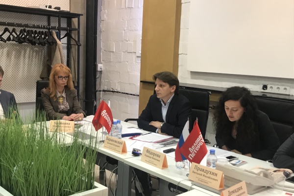 Комитет по строительству принял участие в круглом столе, посвященном поправкам в 214-ФЗ и их влиянию на строительный рынок