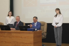 В государственном архиве будет создан фонд организации "Союз Донбассовцев"