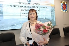 Социальные работники Центрального района удостоились награды «За милосердие»