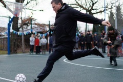 На Ново-Нарвском шоссе в Стрельне открыли обновлённую спортивную площадку районного Подростково-молодёжного центра