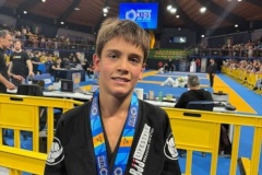 Школьник из Центрального района завоевал серебряную награду среди обладателей «серых поясов» на чемпионате Европы по бразильскому джиу-джитсу
