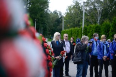 Свеча памяти зажглась на "Ленинградских холмах"