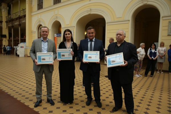 В здании Главпочтамта 18 мая 2018 года впервые прозвучала классическая музыка в исполнении симфонического оркестра