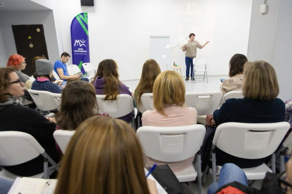 В этом декоре продумана каждая деталь! В Доме молодежи Санкт‑Петербурга состоялся мастер-класс «Художественное оформление досуговых мероприятий»