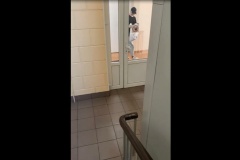 Энергетики для несовершеннолетних с доставкой на дом: специалисты Комитета выявили нарушения в работе крупного сервиса