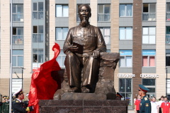 В Петербурге открыли памятник первому президенту Вьетнама Хо Ши Мину