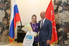 Антон Шантырь вручил медали чемпионата России петербургским гандбольным командам «Балтийская заря» и «Университет Лесгафта-Нева»