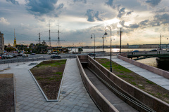 Подземный пешеходный переход у Биржевого моста открыт для петербуржцев