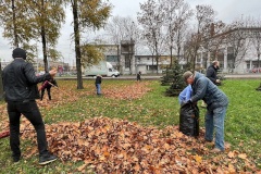 В Рощинском саду прошел “Добрый субботник”