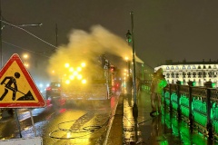 Специалисты «Мостотреста» продолжают работы гидромониторную очистку мостов и набережных