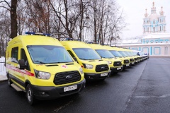 Калининский район получил четыре новых автомобиля скорой помощи