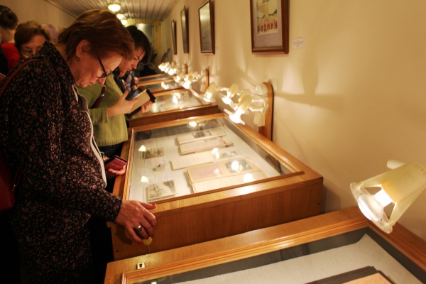 Открытие выставки 100 лет ВЛКСМ