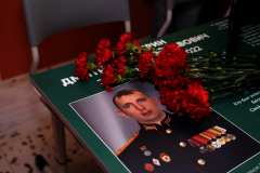 «Парта Героя»: в Пушкинском районе увековечили память подполковника Дмитрия Проскурина