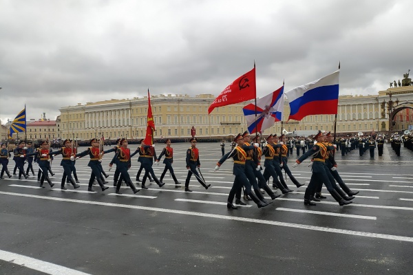 Город готов к Параду Победы