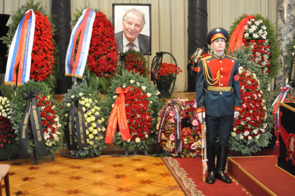 Члены Общественной палаты Санкт‑Петербурга приняли участие в церемонии прощания с Жоресом Алферовым