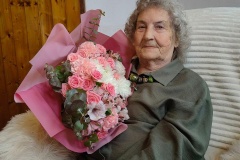 Жительница Петродворцового района Мирослава Романовна Грабовская отметила 100-й День рождения