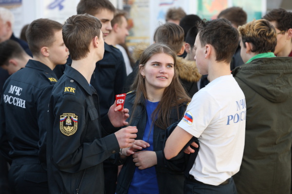2 марта в культурном центре «Каскад» состоялась церемония открытия Года добровольца в Петродворцовом районе