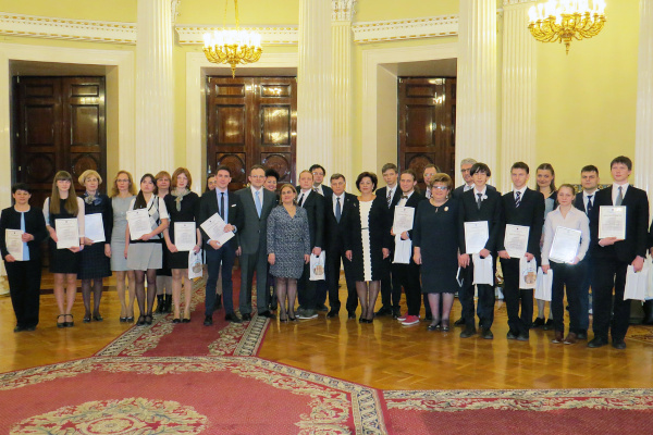 14 апреля – Председатель Комитета Жанна Владимировна Воробьёва приняла участие во встрече в Законодательном Собрании Санкт‑Петербурга с победителями и призерами Всероссийской олимпиады школьников