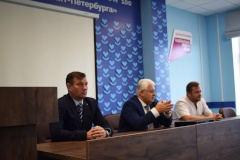 Вице-губернатор Санкт‑Петербурга Олег Эргашев поздравил участковых терапевтов поликлиники №100 Невского района с профессиональным праздником