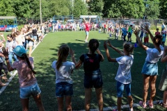 На спортивной площадке гимназии № 105 прошли "Спортивные забавы"
