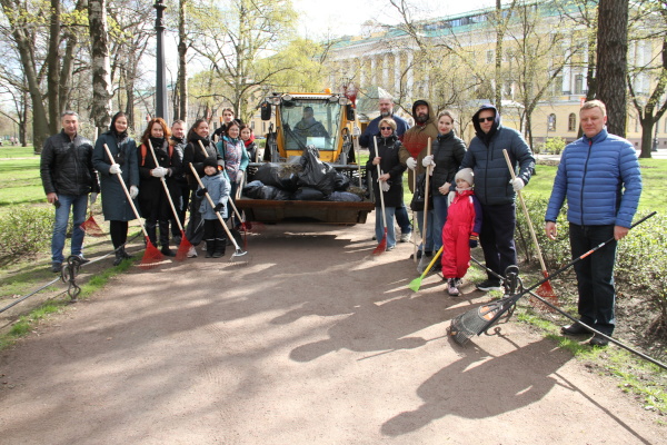 Коллектив Комитета присоединился к общегородскому субботнику