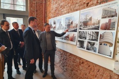 Николай Линченко провел выездное совещание на территории фабрики «Красное знамя»