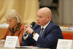 Глава администрации Калининского района встретился с жителями округа Пискарёвка