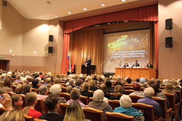 Во Фрунзенском районе вручили памятные знаки жителям блокадного Ленинграда