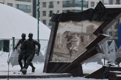 Александр Беглов почтил память участников блокадного футбольного матча