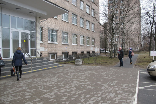 Учреждения здравоохранения Невского района принимают участие в месячнике по благоустройству