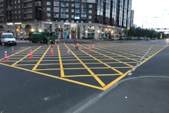 На трех перекрёстках Санкт‑Петербурга нанесли разметку 1.26