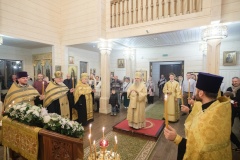 Митрополит Варсонофий совершил Всенощное бдение в храме святых Петра и Февронии в Солнечном