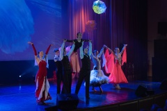 В канун Дня пожилого человека старшему поколению жителей подарили праздничный концерт в культурном центре «Каскад»