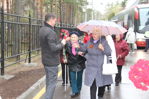 Митинги и церемонии возложения цветов, посвященные Дню Победы