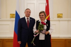 Александр Беглов наградил педагогов из Невского района