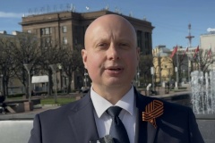 Глава администрации Калининского района поздравил с Днём Победы и пригласил жителей на праздник в Муринский парк