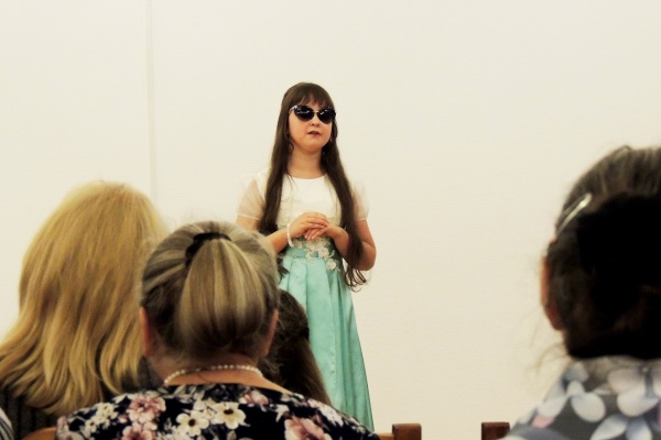 Удивительная Полина Шведова исполнила произведения известных композиторов на вечере русского романса во Фрунзенском районе