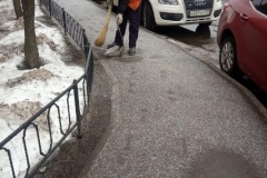 Во Фрунзенском районе не прекращаются работы по очистке улиц и ликвидации последствий снегопада