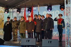 В «День призывника» молодым петербуржцам показали огневые и маневренные возможности танка Т-80