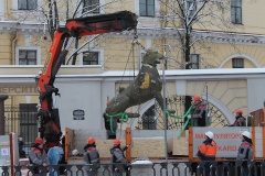 Грифоны впервые за 200 лет покидают Банковский мост