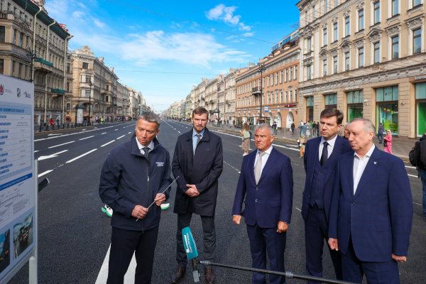 Открытие Невского проспекта после ремонта дорожного покрытия