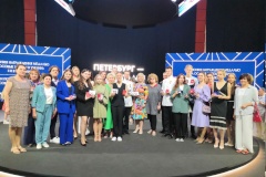 Лучшие выпускники отмечены медалями и почетными знаками