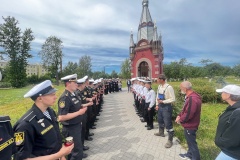 В Кронштадте в День памяти святых апостолов Петра и Павлапровели провели молебен в часовне Петра и Павла