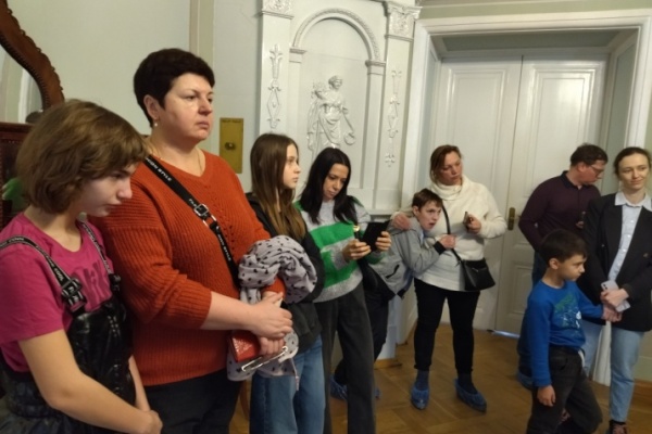 Экскурсия в музей-квартиру А. С. Пушкина юных получателей социальных услуг Центра социальной реабилитации инвалидов и детей-инвалидов Выборгского района