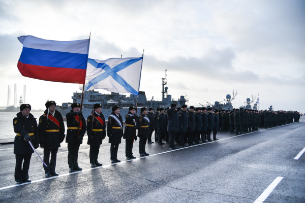В Кронштадт  после длительного морского похода прибыл учебный корабль «Смольный»