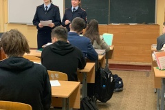 Полицейский час организовали для учащихся школы № 313 Фрунзенского района