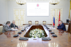 С 1 октября минимальная заработная плата в Петербурге увеличивается до 23500 рублей