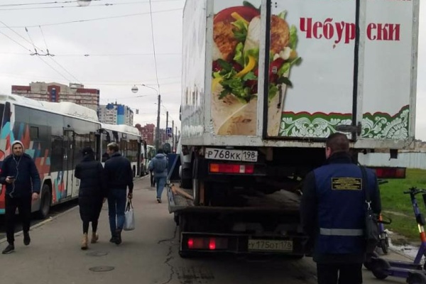 Рейд по незаконной торговле в Невском районе